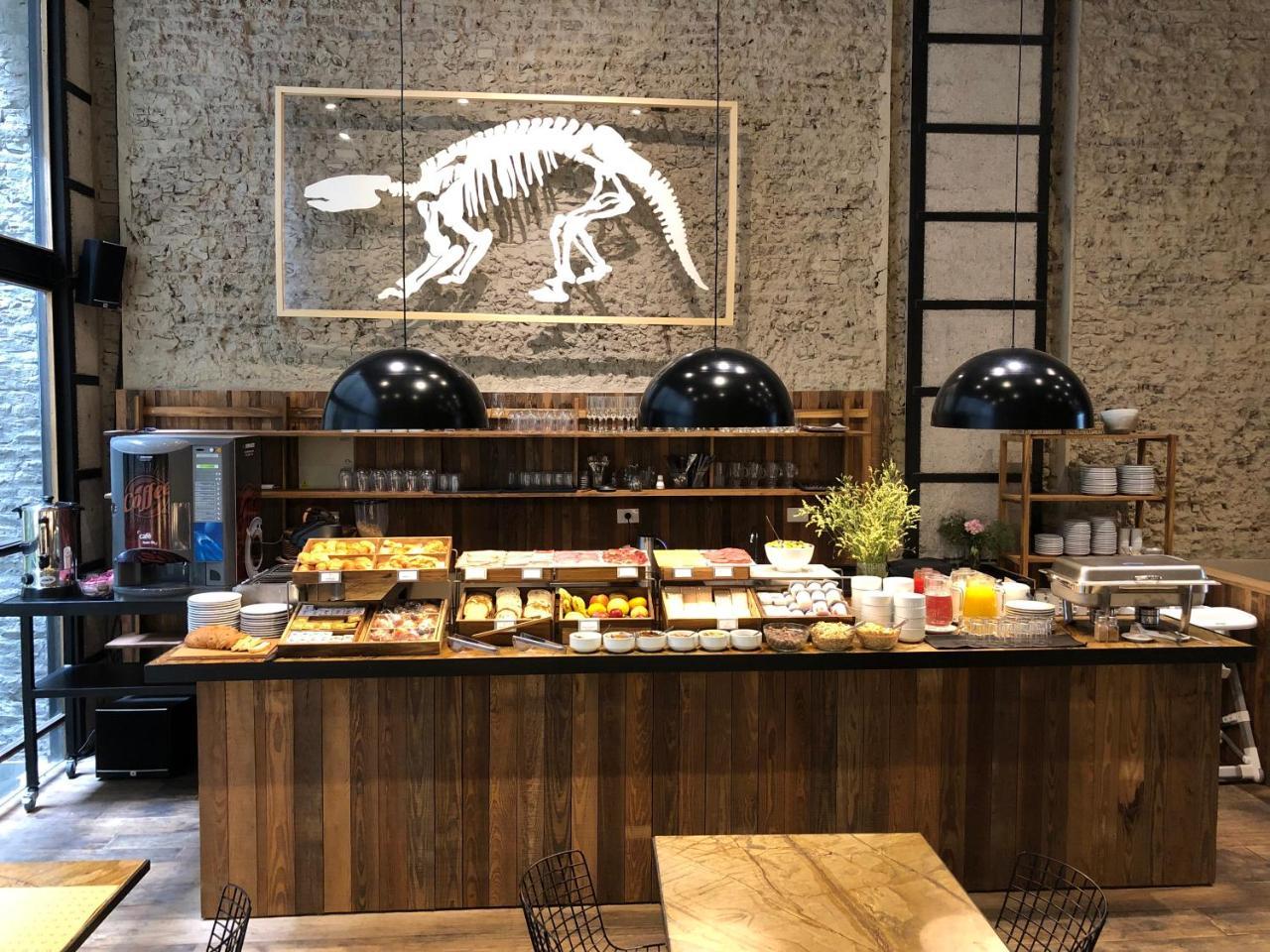 Aq Tailored Suites Buenos Aires Kültér fotó The cafe at the Natural History Museum of the United Kingdom